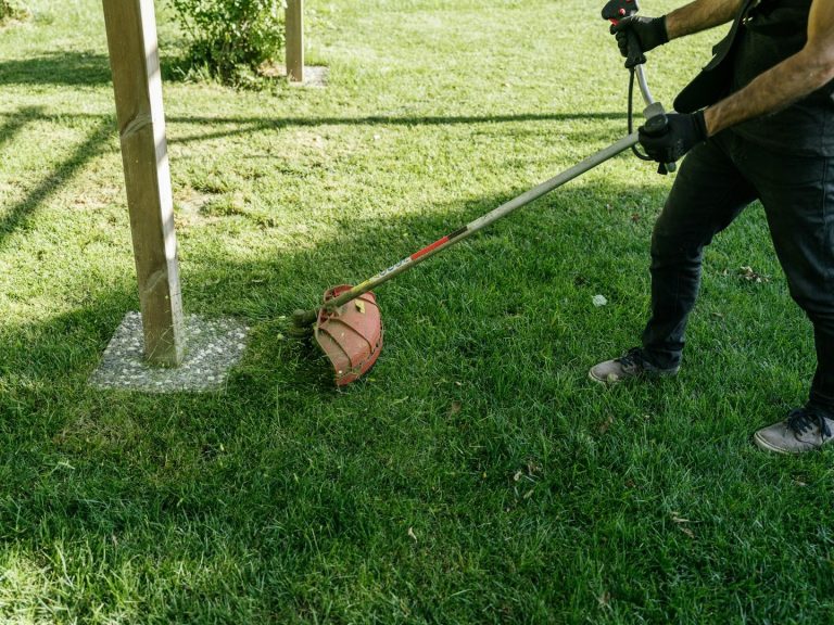 Grünflächenpflege und Gartenanlagenbetreuung durch Almou Hausmeisterservice in Heinsberg