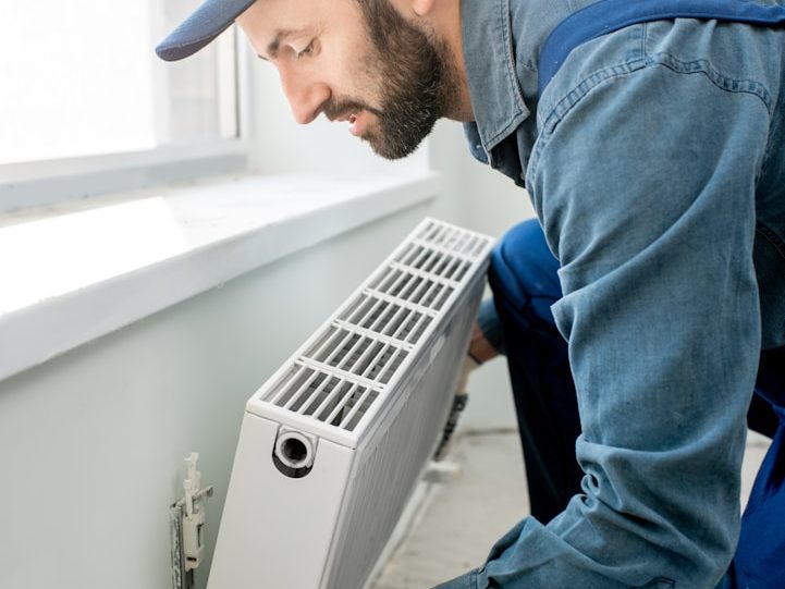 Technik Kontrolle von Heizungen, Elektroanlagen und Sicherheitsvorrichtungen. heinsberg